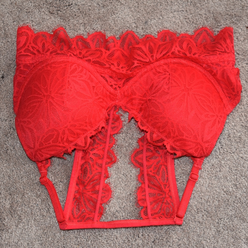 Victoria Secrets Bra(s)
